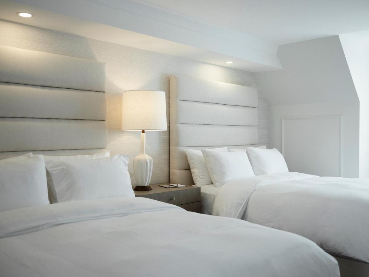 Chateau Vaudreuil ภายนอก รูปภาพ A room at the Hotel Commonwealth