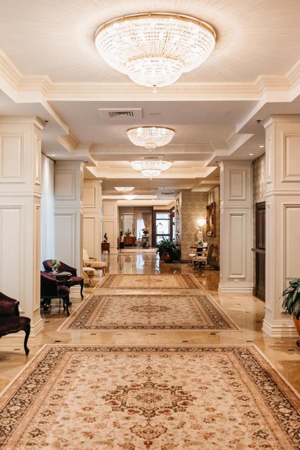 Chateau Vaudreuil ภายนอก รูปภาพ The lobby of the hotel