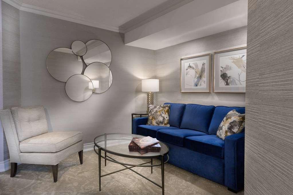 Chateau Vaudreuil ห้อง รูปภาพ A living room at The Carlyle